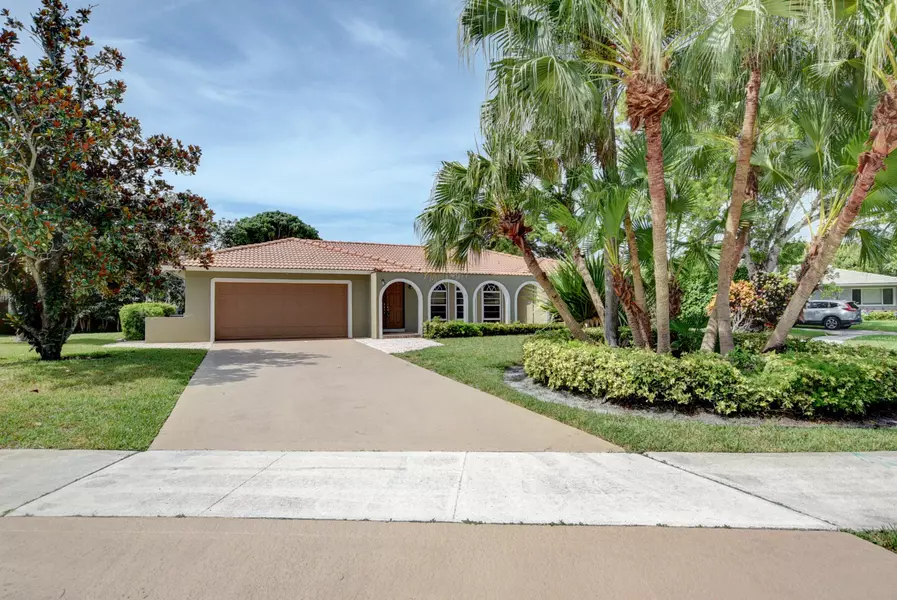 2436 NW NW Timbercreek CIR, Boca Raton, FL 33431