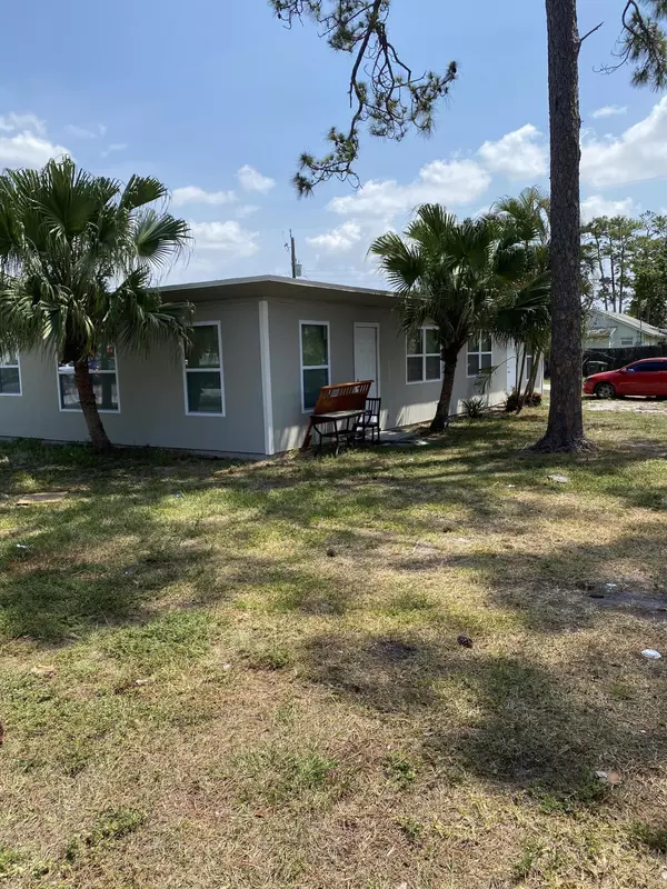 Greenacres, FL 33463,504 Fleming AVE A