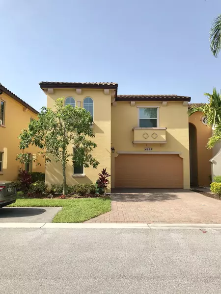 4654 Mediterranean CIR, Palm Beach Gardens, FL 33418