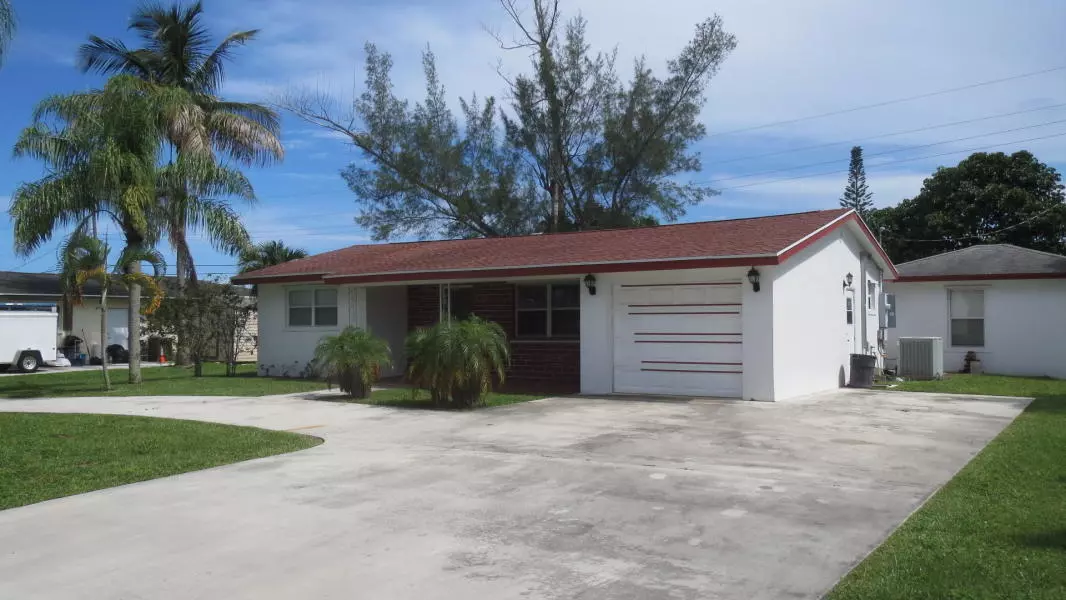 109 W Arch DR, Lake Worth, FL 33467