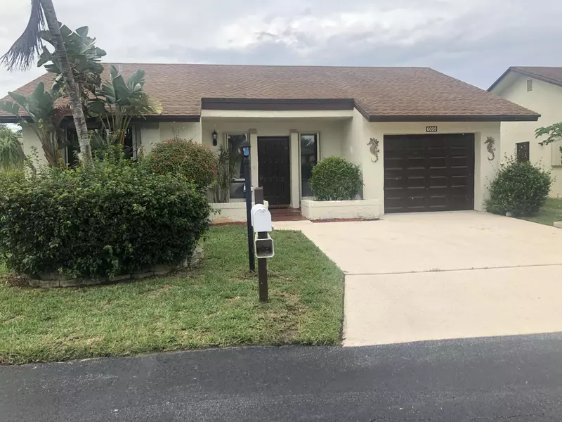 6099 Ambertree LN, Greenacres, FL 33463