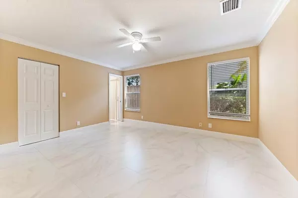 Deerfield Beach, FL 33442,1983 E Discovery CIR