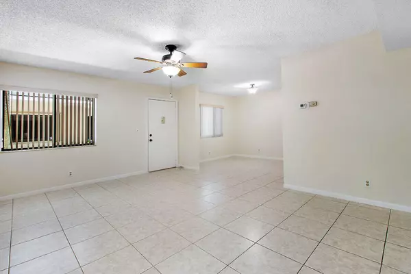 Delray Beach, FL 33484,5370 Las Verdes CIR 114