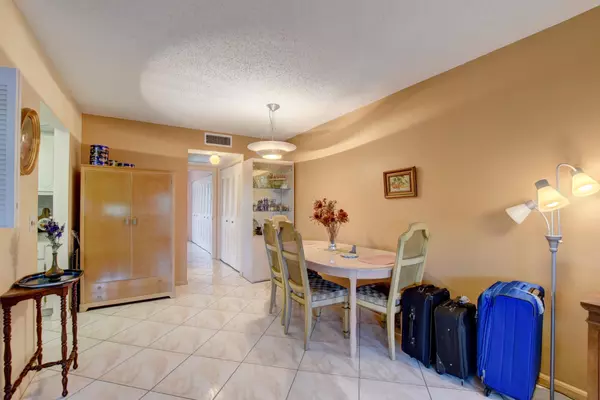 Deerfield Beach, FL 33442,4027 Berkshire B