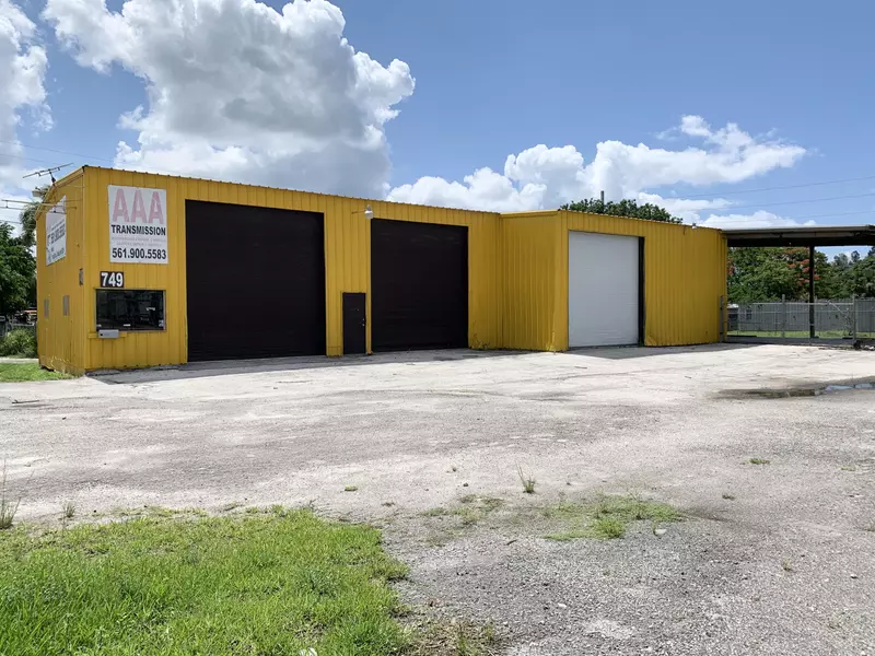 749 NW Avenue L, Belle Glade, FL 33430