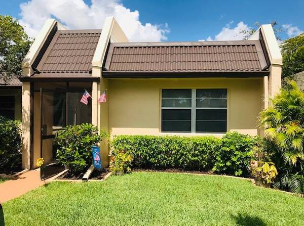 105 Lake Terry DR, West Palm Beach, FL 33411