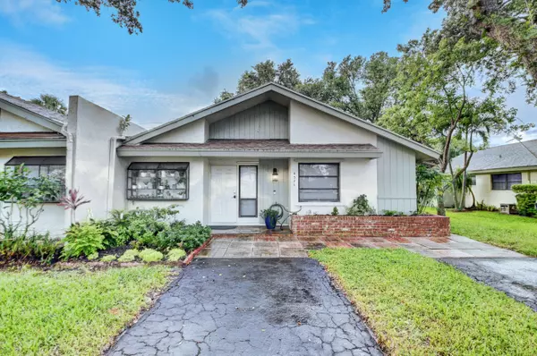 4320 S Palm Forest DR, Delray Beach, FL 33445