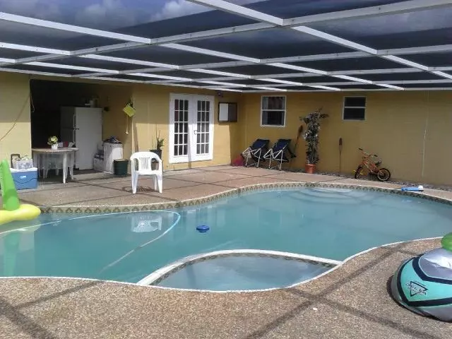 1402 W Duval ST, Lantana, FL 33462