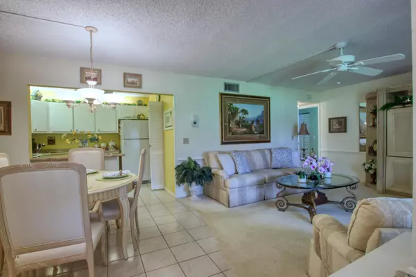 Greenacres, FL 33463,217 Pine Hov CIR D-1