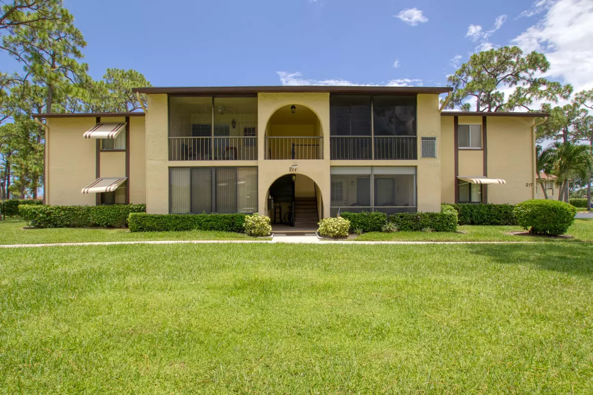 Greenacres, FL 33463,217 Pine Hov CIR D-1