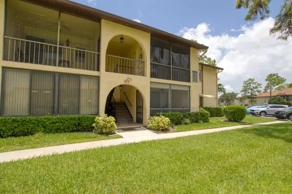 Greenacres, FL 33463,217 Pine Hov CIR D-1