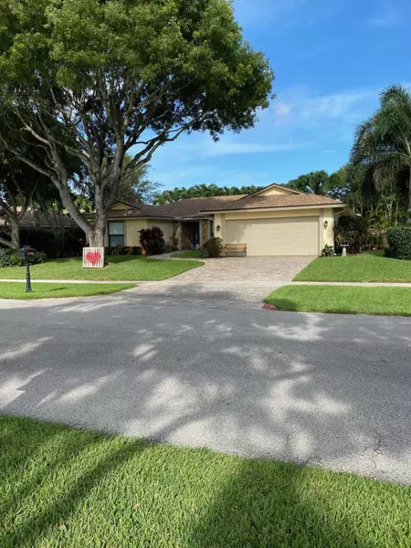 17745 Oakwood AVE, Boca Raton, FL 33487