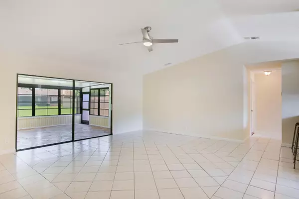 Boynton Beach, FL 33426,34 Kensington LN