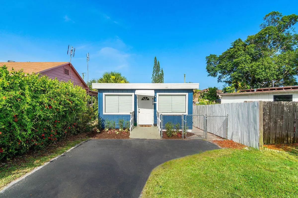 Lake Worth Beach, FL 33460,608 N E ST