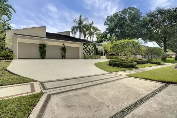 Boca Raton, FL 33434,19684 Oakbrook CIR