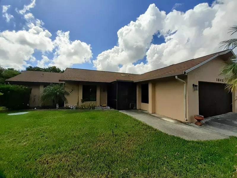 1642 SE Pleasantview ST, Port Saint Lucie, FL 34983