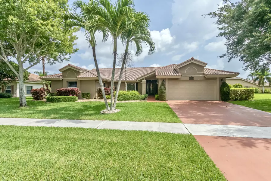 11325 Island Lakes LN, Boca Raton, FL 33498