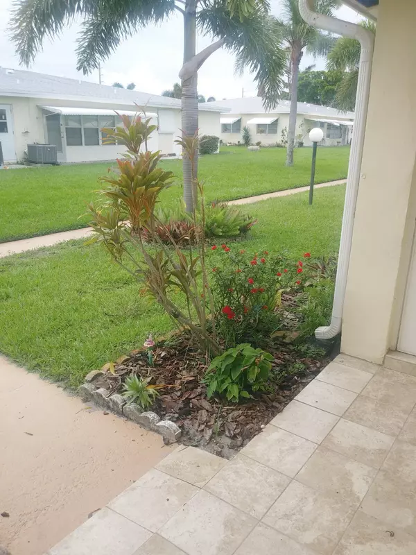 Boynton Beach, FL 33435,220 Pine Point DR A