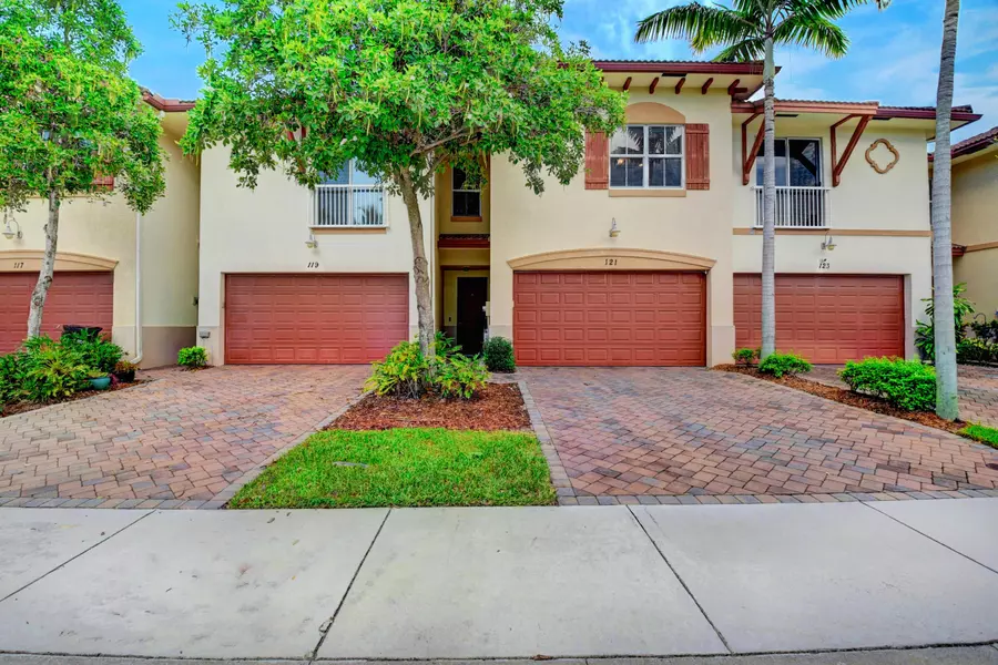 121 E E Prive CIR, Delray Beach, FL 33445