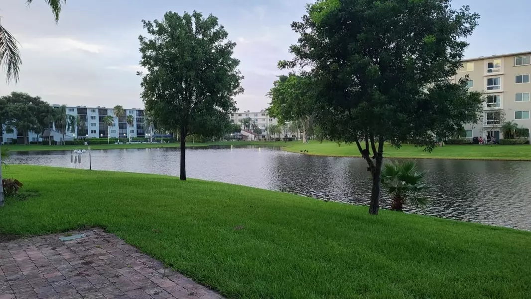 2213 Cypress Island DR 102, Pompano Beach, FL 33069