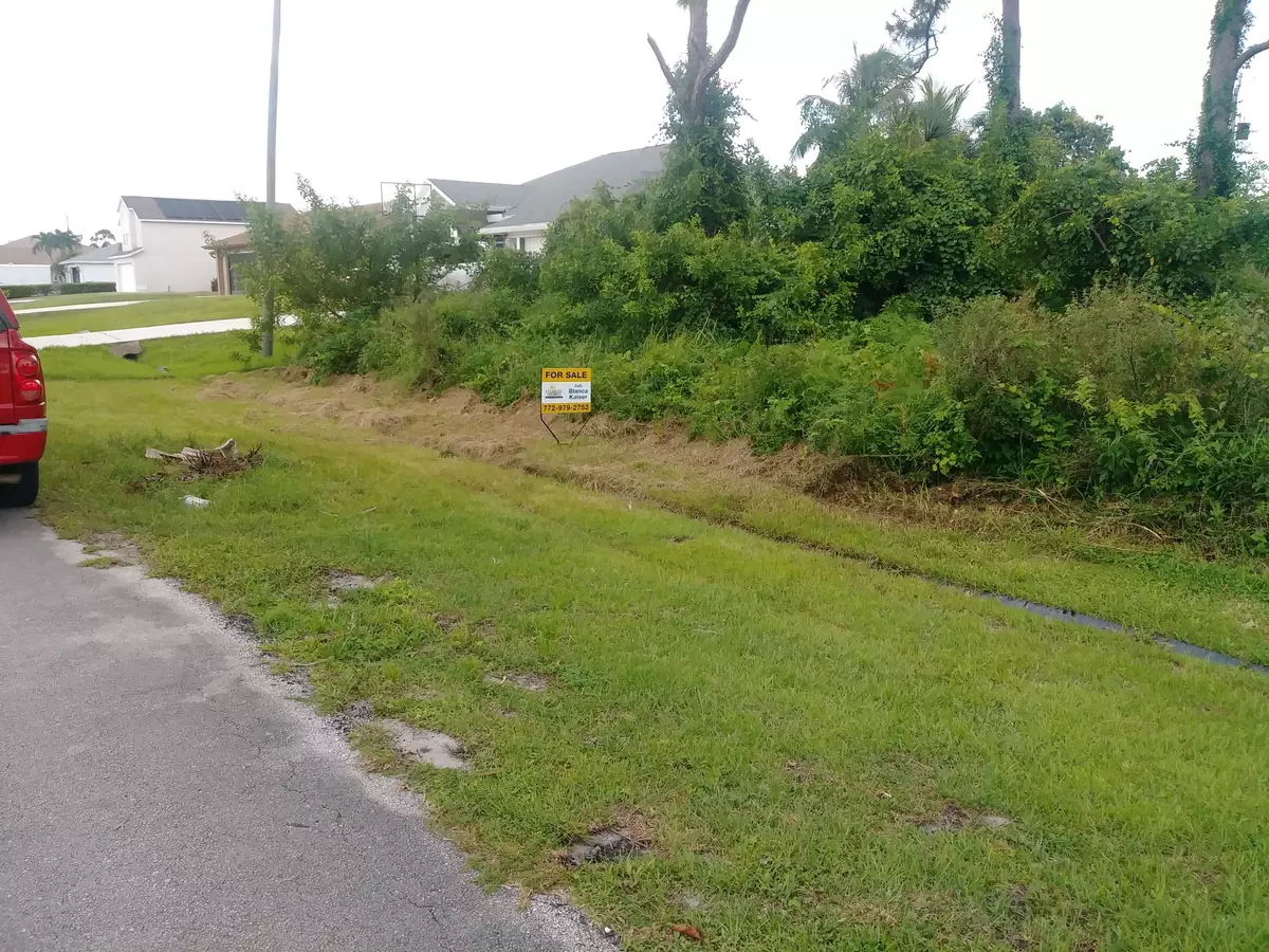 Port Saint Lucie, FL 34953,2765 SW Somber RD