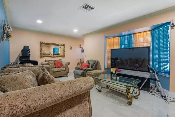 Lauderdale Lakes, FL 33309,3441 NW 40th CT