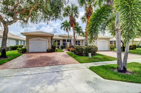 9752 S Crescent View DR, Boynton Beach, FL 33437