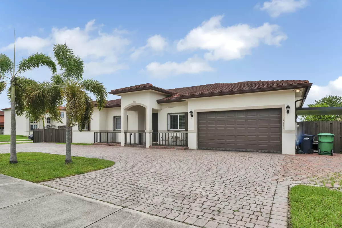 Miami, FL 33187,15223 SW 184th ST