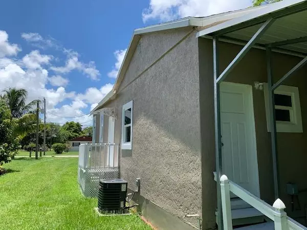 Stuart, FL 34997,5503 SE 47th AVE