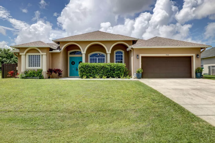 1062 SW Abbot AVE, Port Saint Lucie, FL 34953