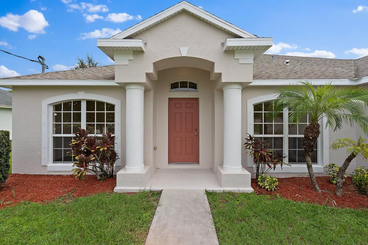 Port Saint Lucie, FL 34953,2067 SW Hampshire LN