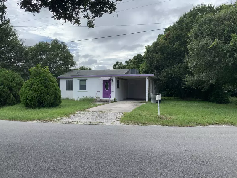 1005 Apple ST, Fort Pierce, FL 34950