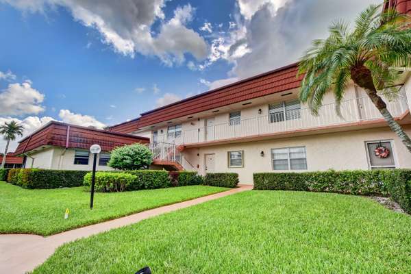 Royal Palm Beach, FL 33411,12016 S Greenway CIR #204