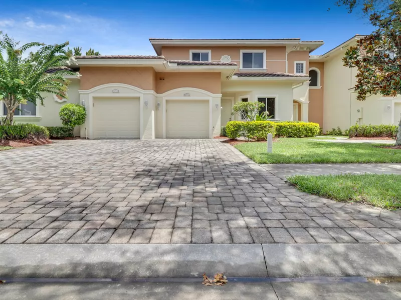 2595 SW Stockbridge SQ, Vero Beach, FL 32962