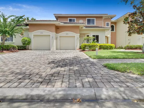 2595 SW Stockbridge SQ, Vero Beach, FL 32962