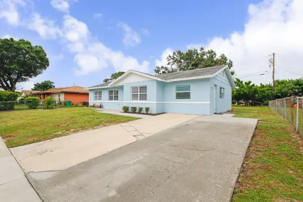 Fort Pierce, FL 34946,102 Devonshire DR