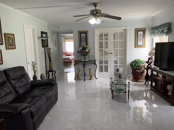 Greenacres, FL 33463,309 Pine Ridge CIR B-1