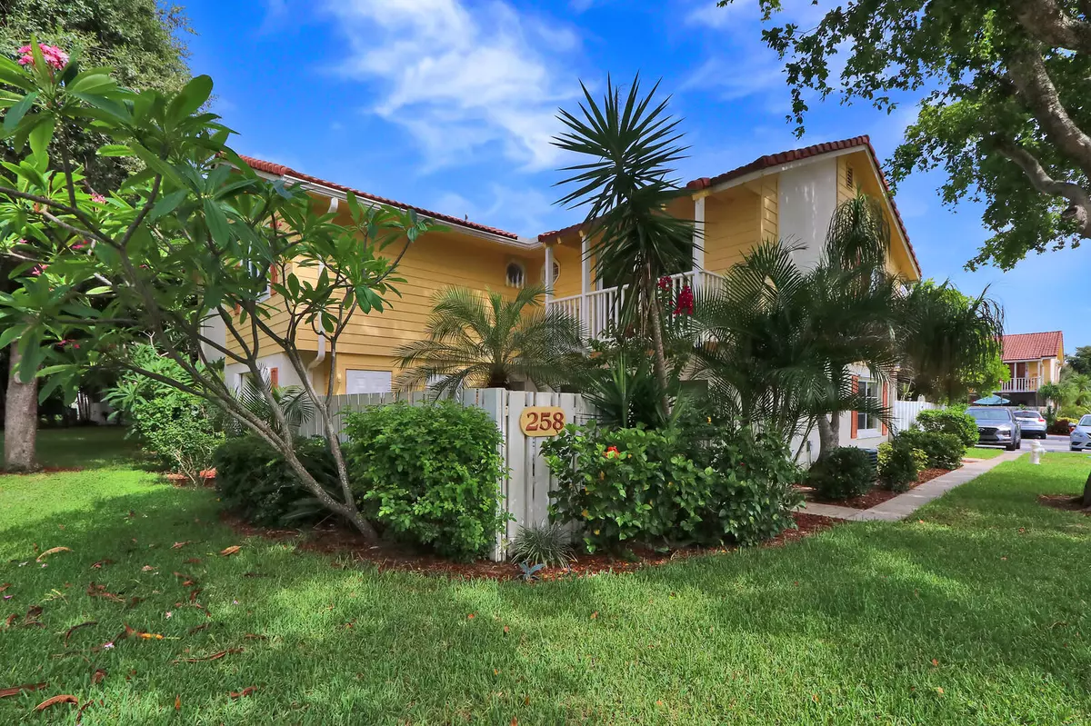 Jupiter, FL 33477,258 Seabreeze CIR