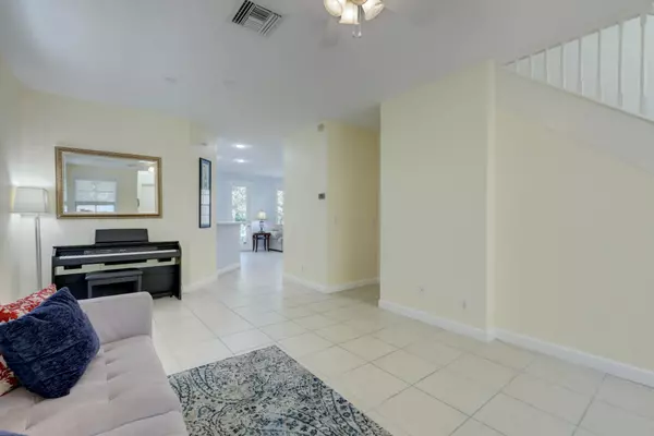 Palm Beach Gardens, FL 33410,622 Castle DR