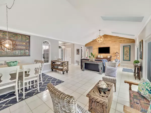 Vero Beach, FL 32963,1815 E Sandpointe PL