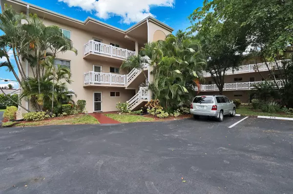 2687 N Garden Drive 205, Lake Worth, FL 33461