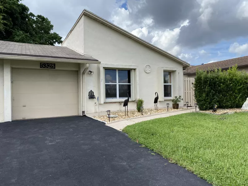 5328 Mirror Lakes BLVD, Boynton Beach, FL 33472