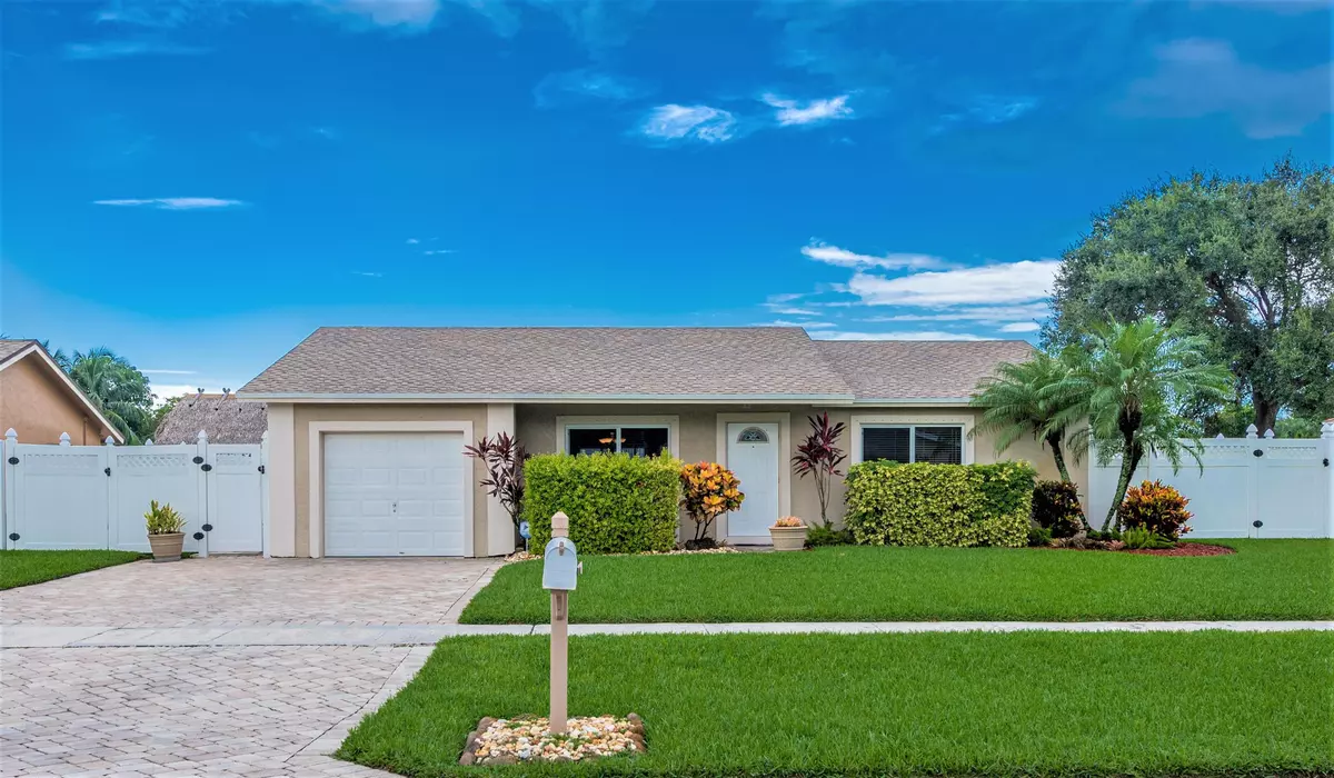 Boca Raton, FL 33434,19403 Carolina CIR