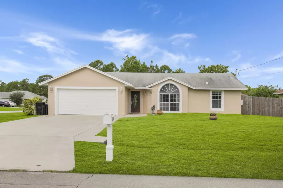 2590 SW Choctaw ST, Port Saint Lucie, FL 34953