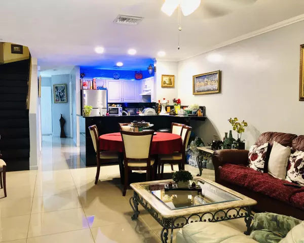 Royal Palm Beach, FL 33411,1707 W Lakeview DR