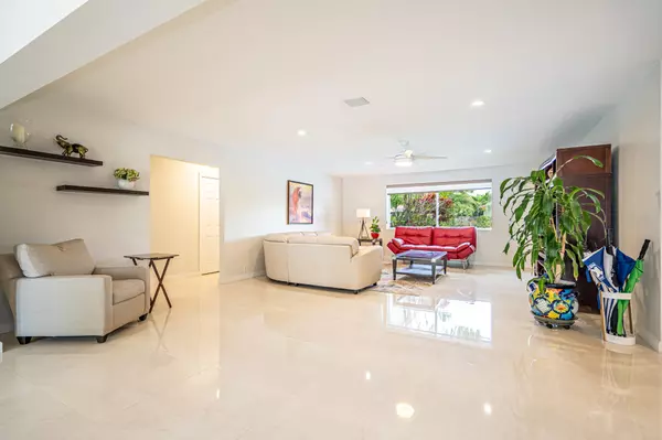 Miami, FL 33179,2005 NE 198th TER