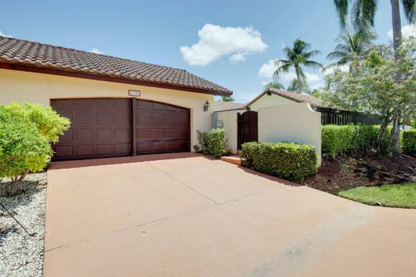 21703 San Simeon CIR, Boca Raton, FL 33433