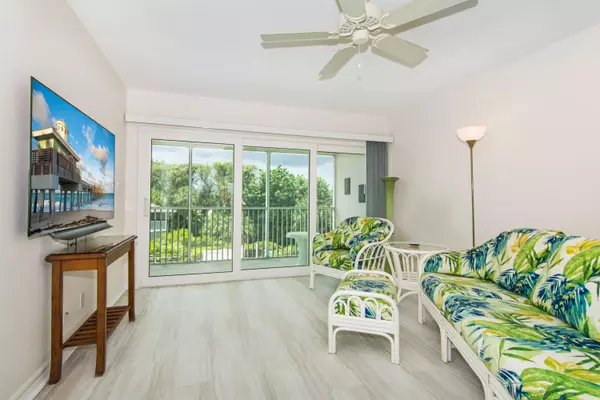 Juno Beach, FL 33408,50 Celestial WAY 306