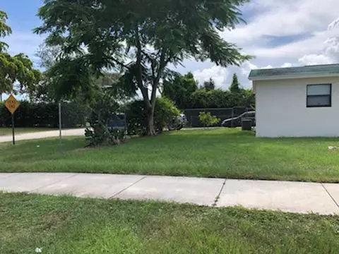 Lake Worth, FL 33461,4883 Davis RD