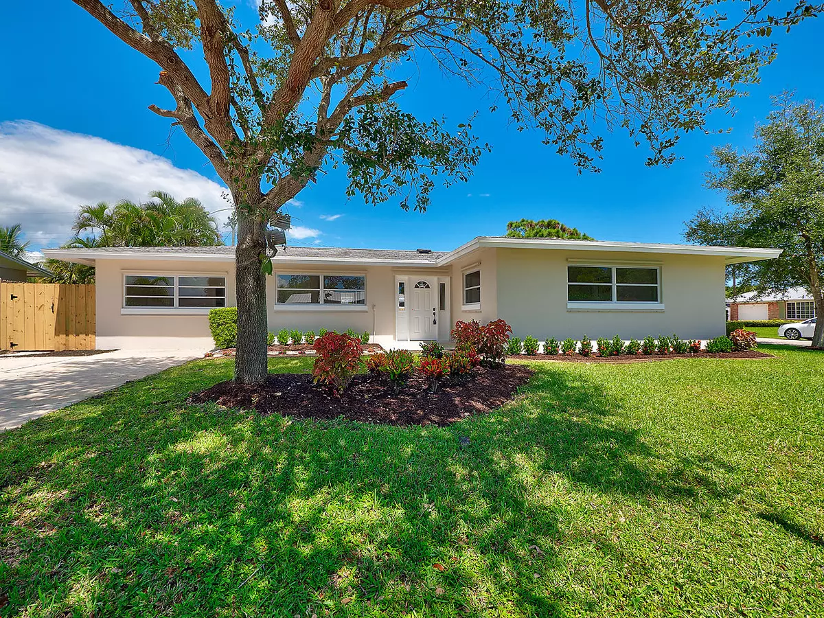 Tequesta, FL 33469,23 Pinetree CIR